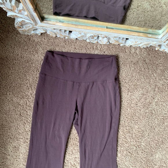 Aritzia TNAchill hi kick flare legging. Dark Cocoa - Picture 2 of 3